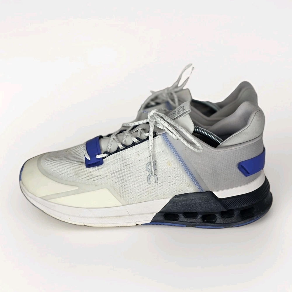 On‎ Cloudnova Flux Sneakers In Undyed-White/Cobalt Men's Size 9 Medium